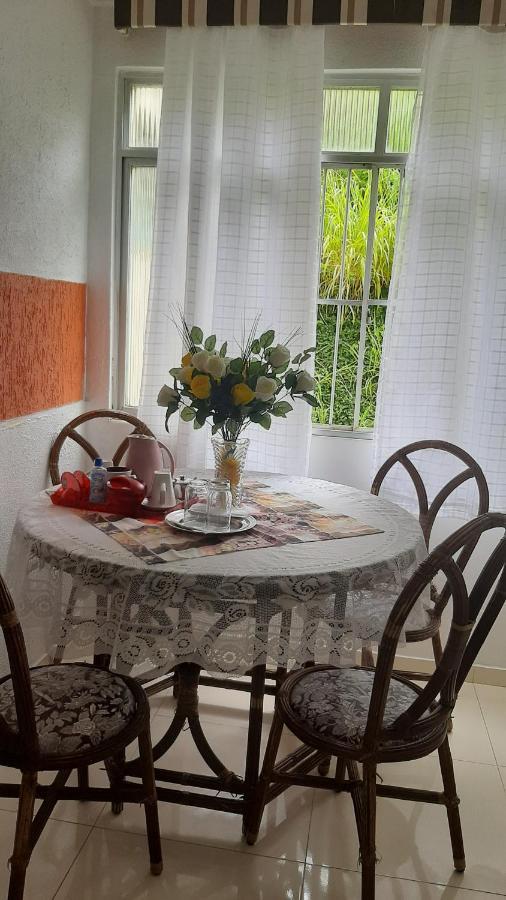 Bem Localizado Apartamento 2 Quartos Orla Rio Vermelho Ha 20 Min Da Barra-Ondina Internet Arcondicionado Salvador Esterno foto
